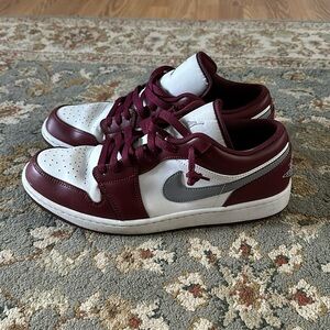 Men’s size 13 Air Jordan 1- great condition
